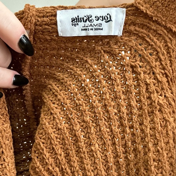 Chenille Double V-neck Scallop Hem Pullover Sweater - Picture 8 of 8